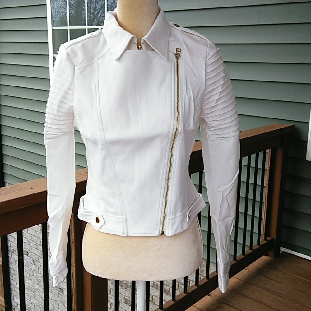 Entry White Waist Zipper Jacket - Picture 2 of 6